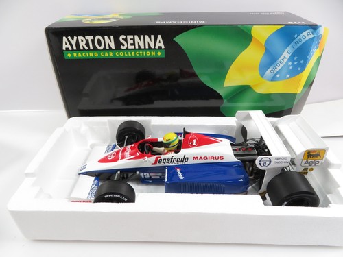 Minichamps 540841899 - 1:18,
